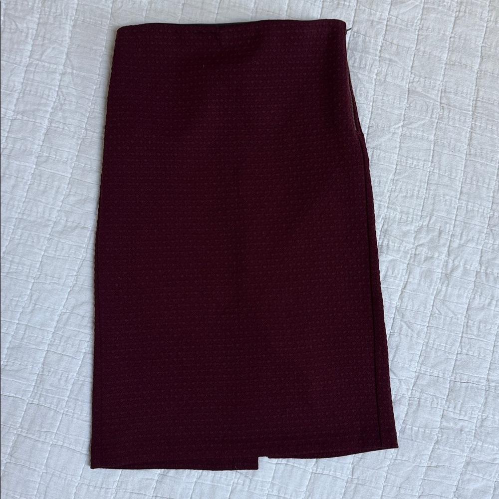 Burgundy Textured Pencil Skirt Below knee